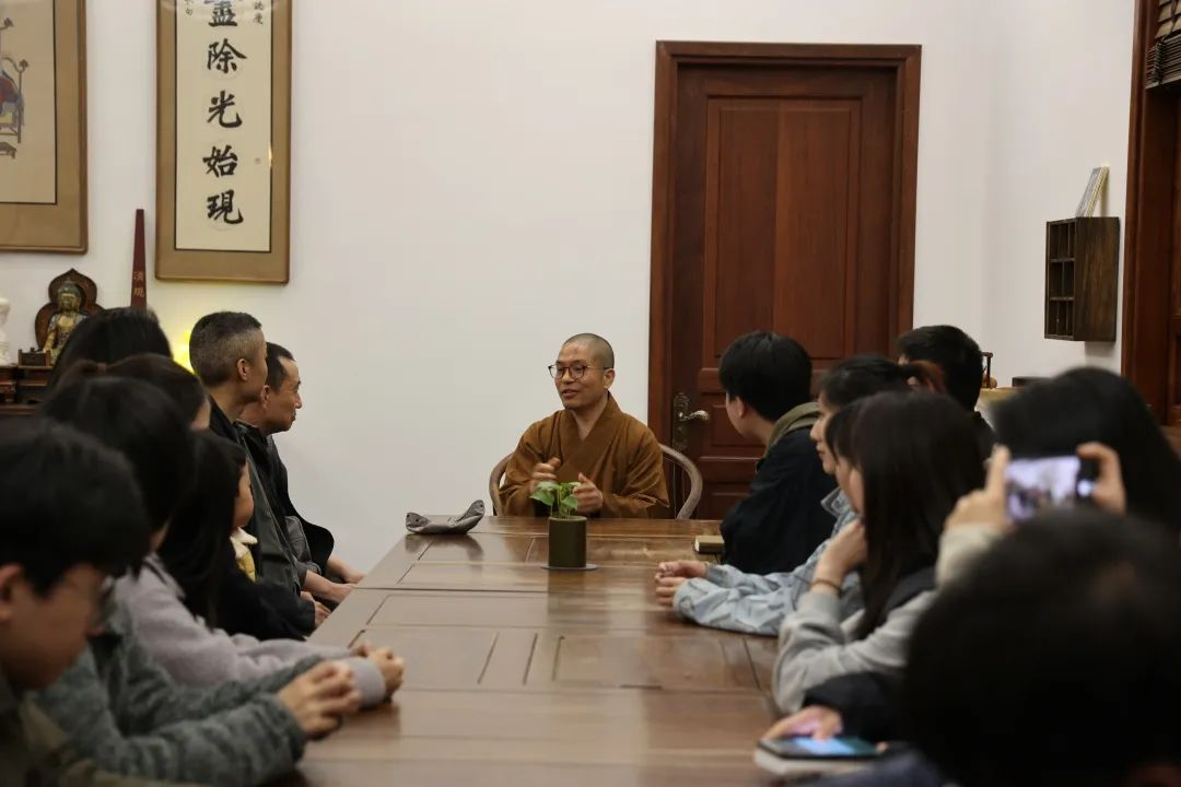 3月14日， 中国美术学院雕塑系东方雕塑工作室师生一行来中心参观交流