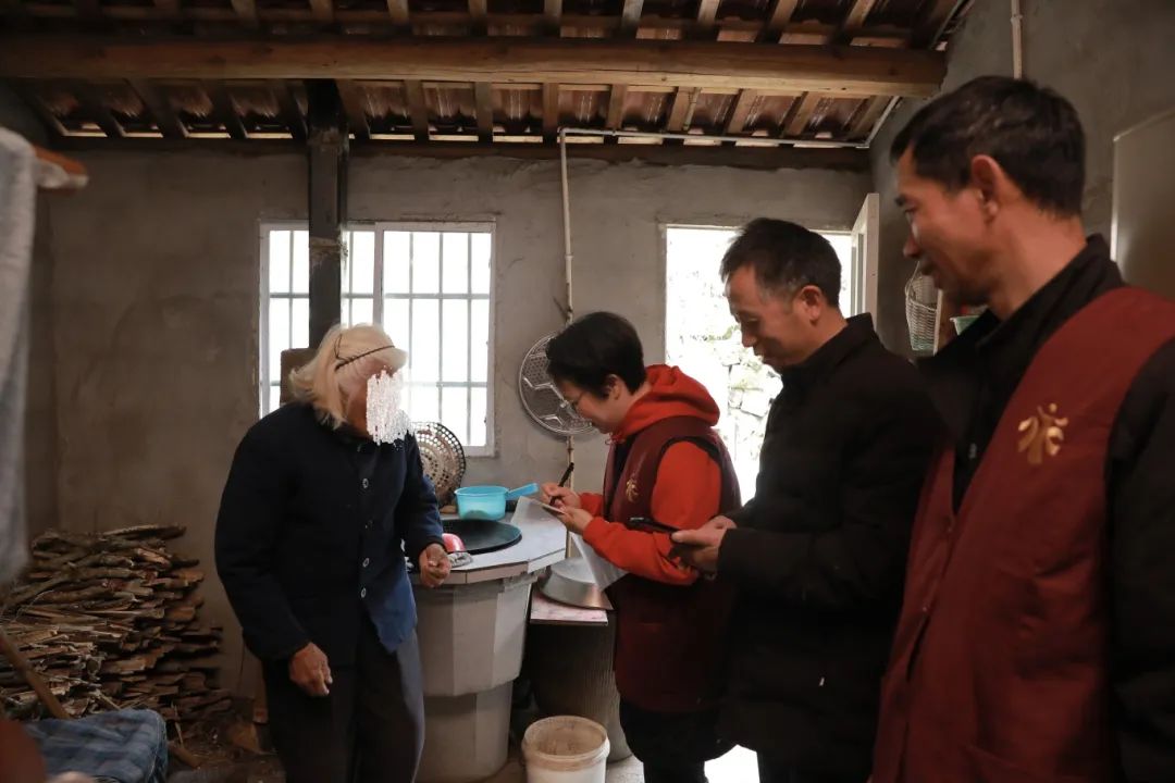 慈善 | 永嘉大师文化中心志愿者深入永嘉山区探访困难老人 温暖传递从这里启航
