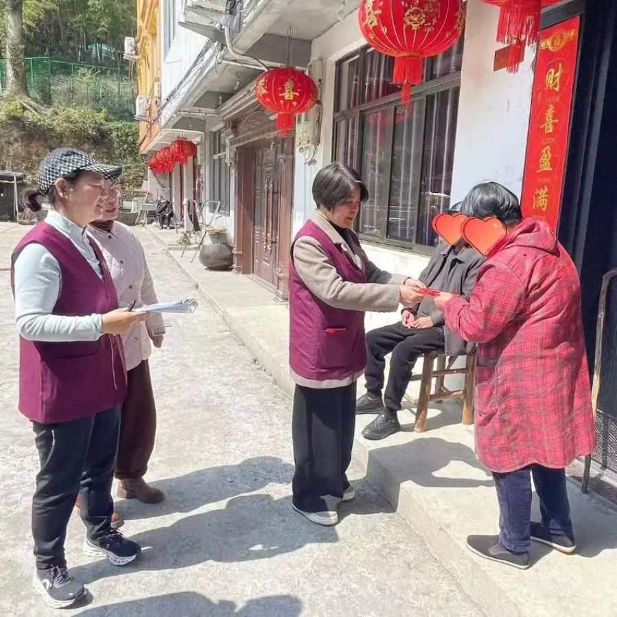 中心志愿者团队开展2025年度第一期走访慰问永嘉困难老人公益活动